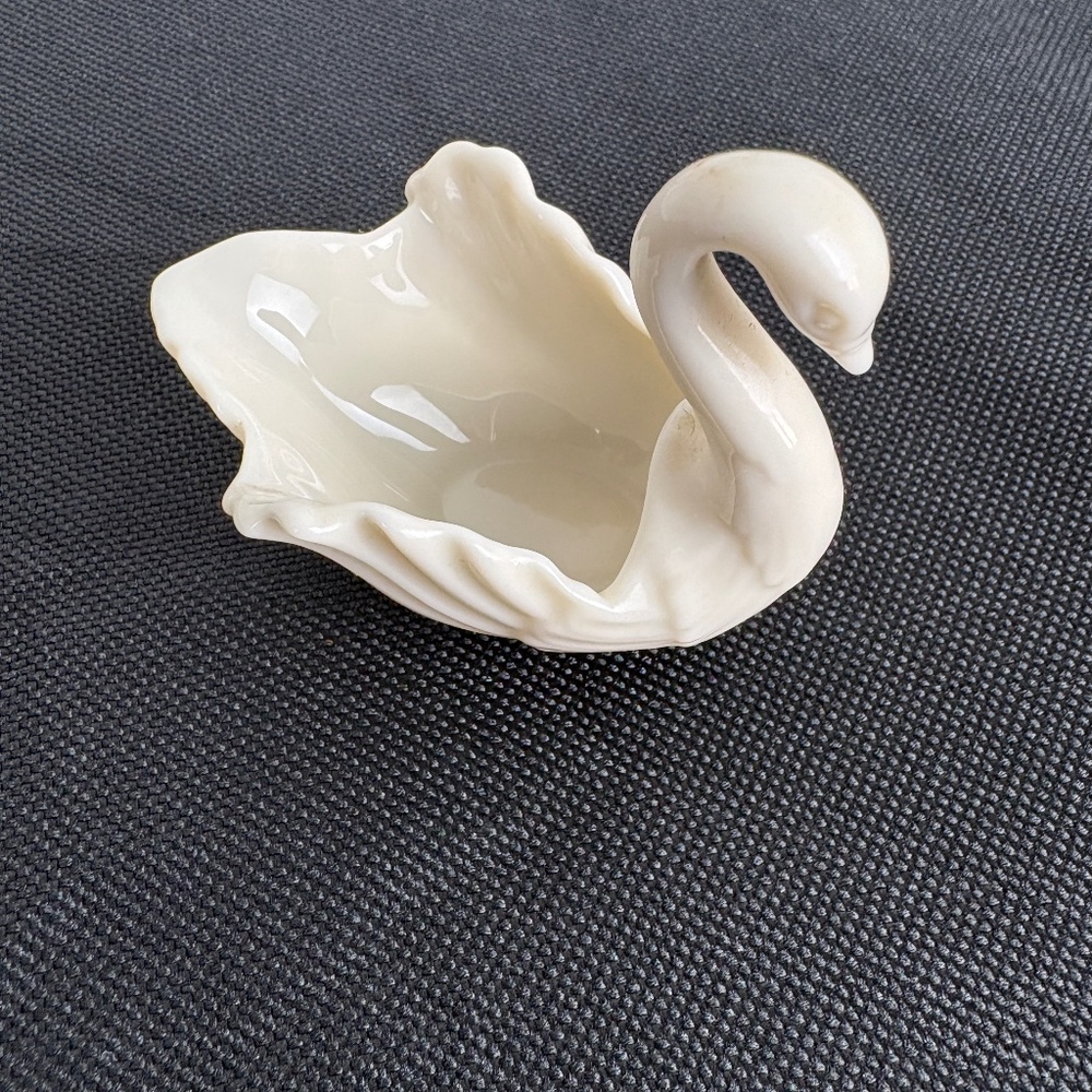 LENOX Porcelain Swan Ivory Ring Holder Dish "TO THE BRIDE" Trinket
